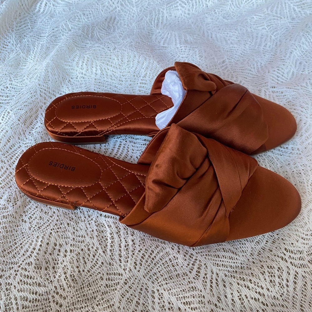 NWT Stunning Songbird Copper Satin Mule